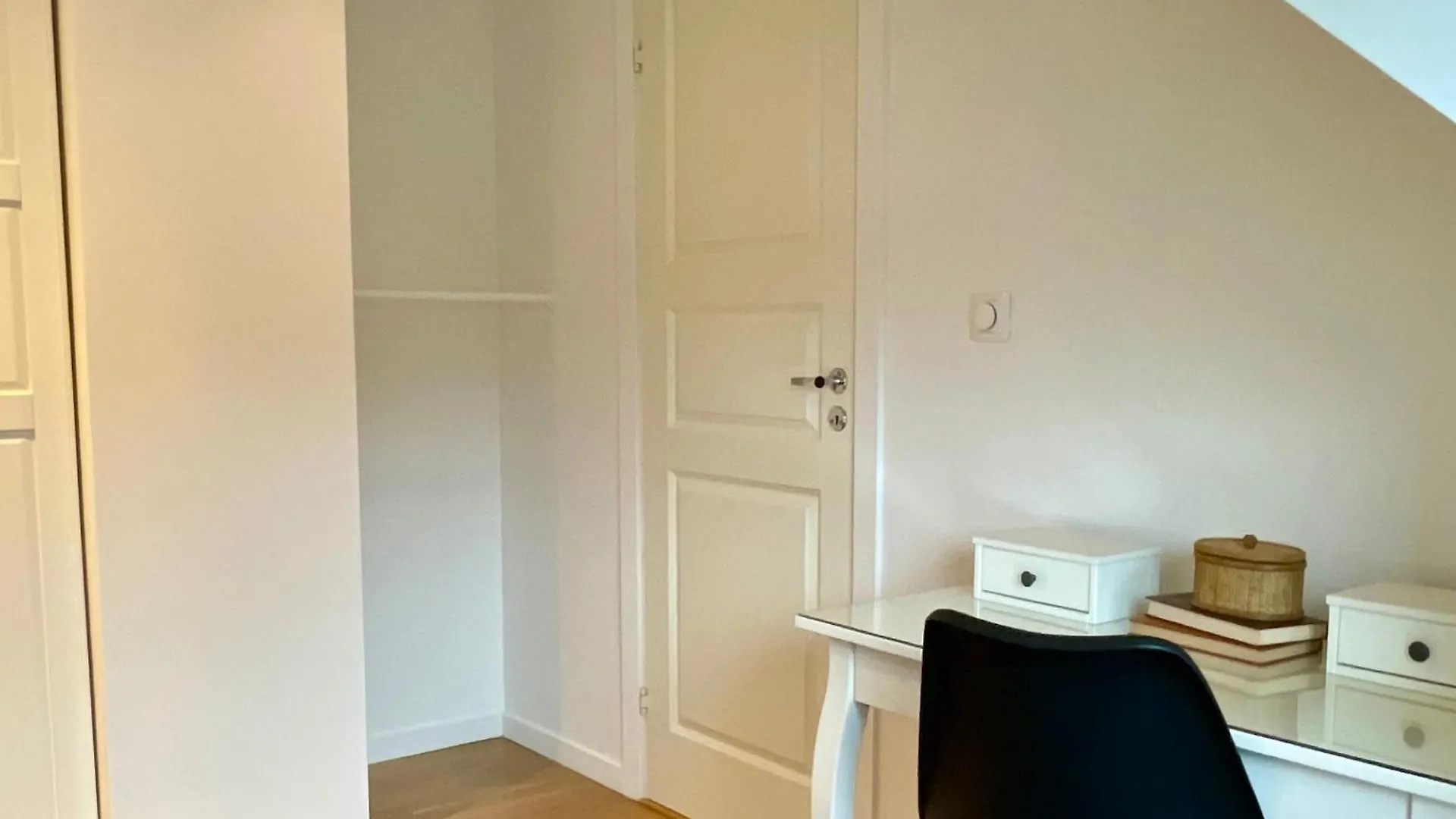 Appartement Private Room With A View And Garden - 12 Min From The City Center Bergen